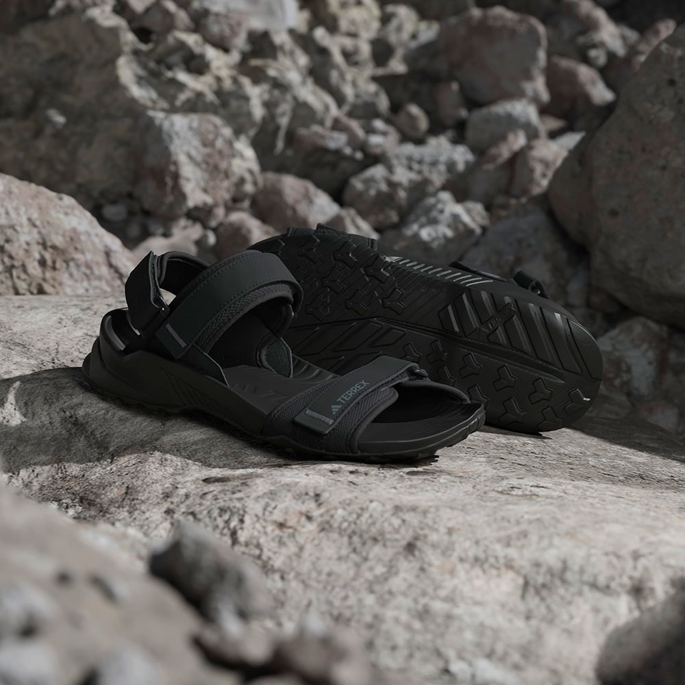 Adidas_Terrex_Hydroterra_core_blackcore_blackgrey_fou (1).jpg