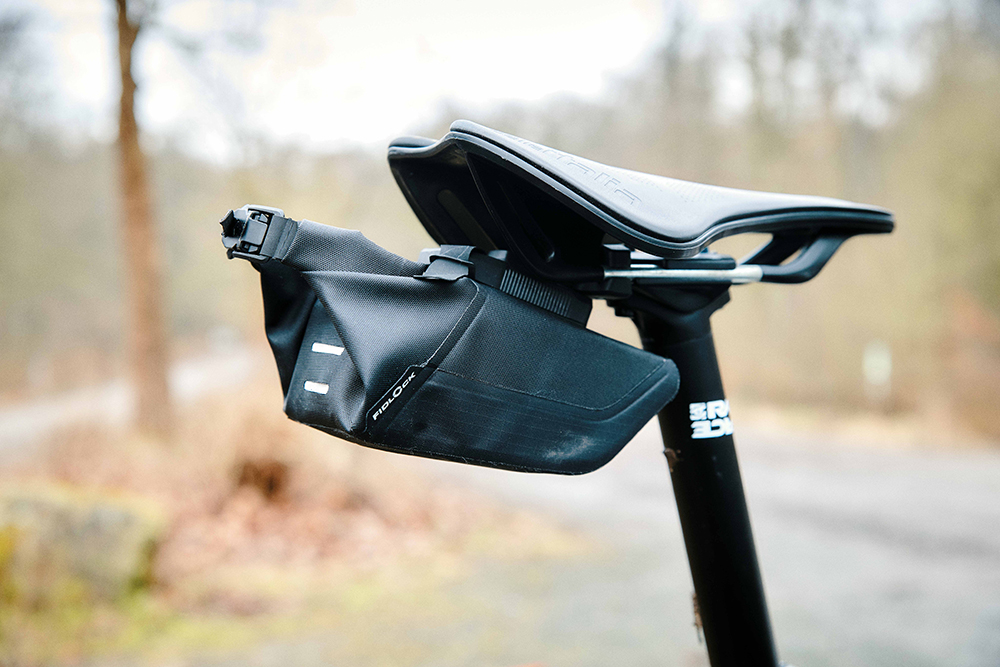 fidlock SB-10000-R00002(BLK) 20156377 PINCLIP Saddle Bag S Single  (9).jpg
