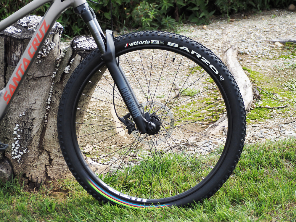 Vitorria 11A00558 20132323 Barzo 29 TLR 1C UCI-Edition MTB Faltreifen  (5) .jpg