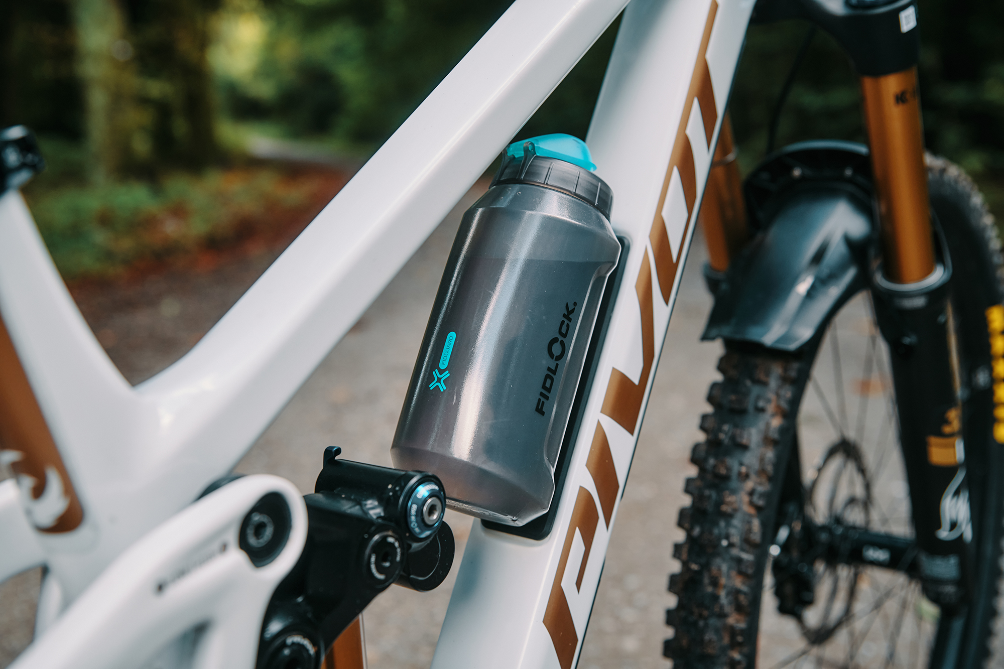 fidlock AB-09676-P01032 (TBL) 20152624 TWIST Bottle 750 antibacterial + Bike Base  (32).jpg