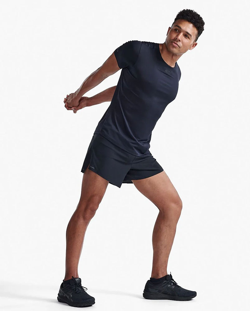 2XU_MR7150A_Light_Speed_Funktionsshirt (4).jpg