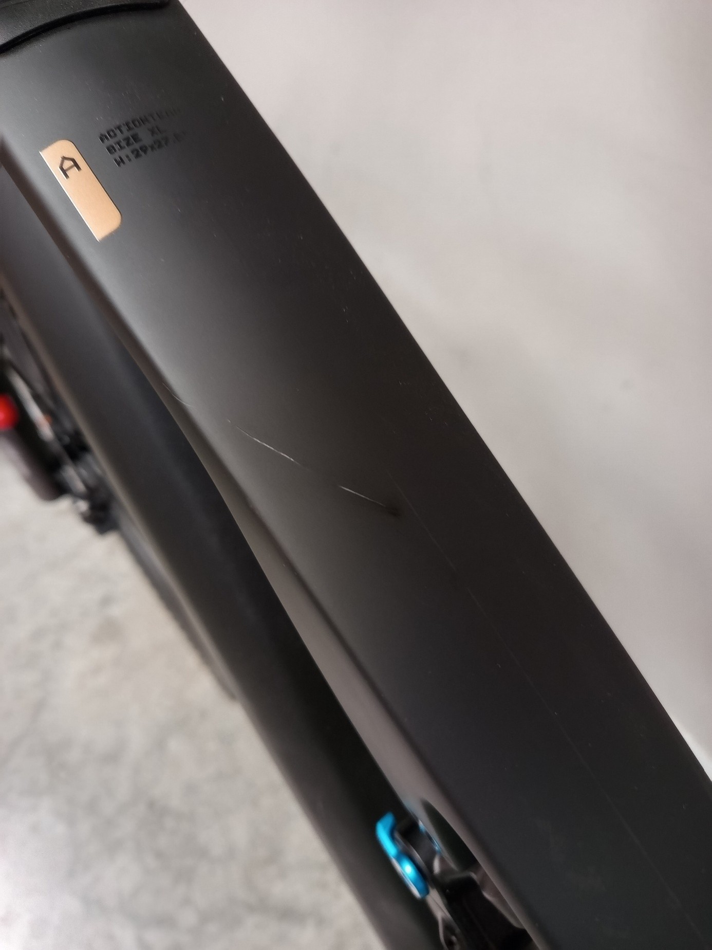 AMS Hybrid ONE77 C:62 AT 600X carbon´n´gold (Rückläufer)