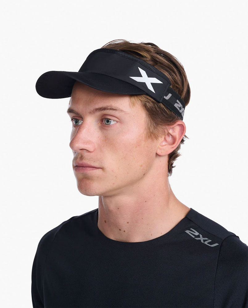 2XU_Performance-Visor-Kappe_2X-UQ6165F-BLKBLK_ (2).jpg
