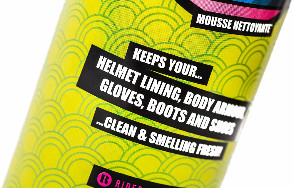 Muc_Off_Helmet-Foam-Fresh-Reinigungsschaum-400ml_MU-CAR-0199_b.jpg