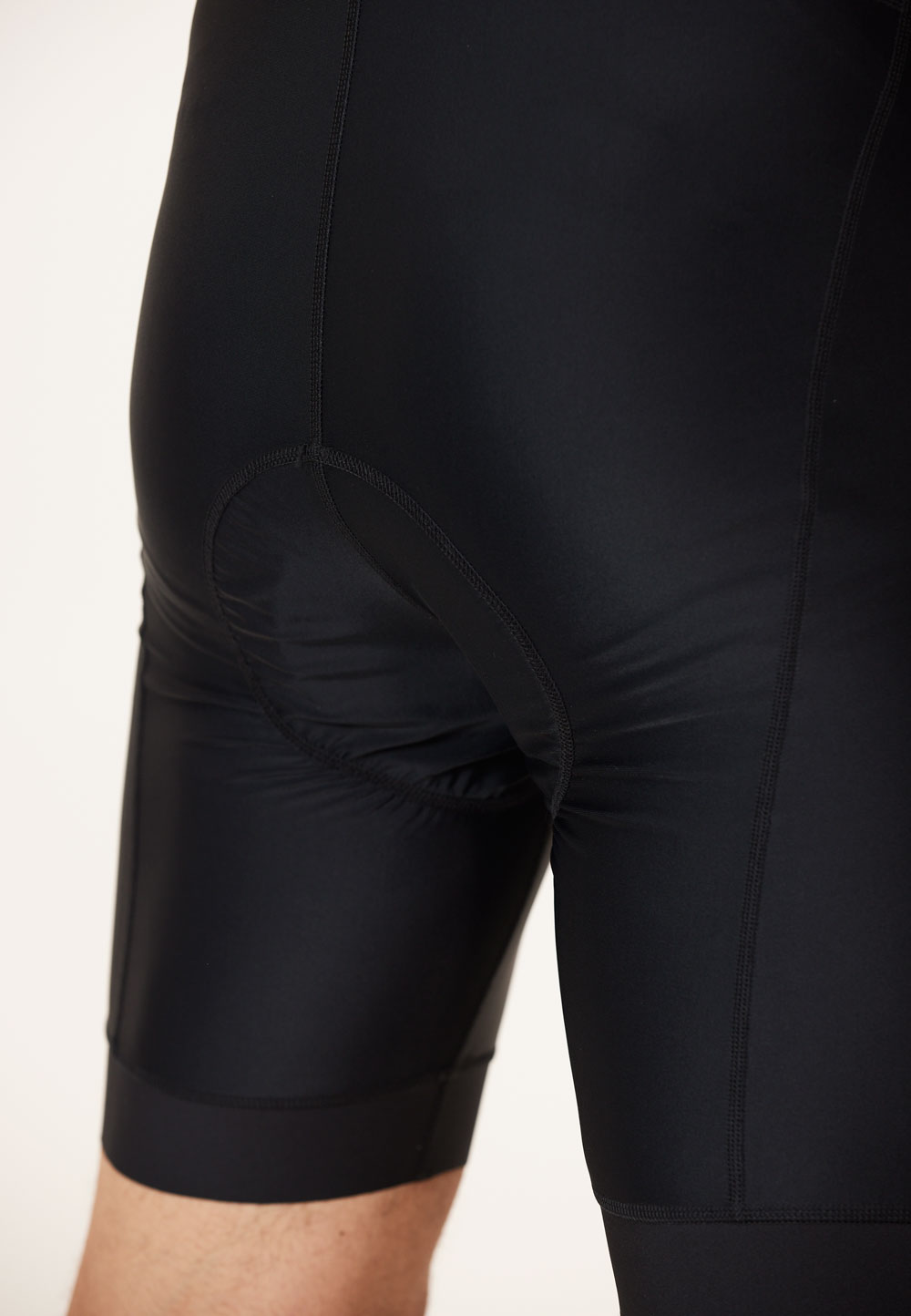 Endurance_Gorsk-V2-Radhose-mit-Polster_E223792-1001_5.jpg