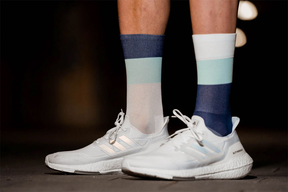 incylence_ultralight-mirrored-socken_01020211_3.jpg