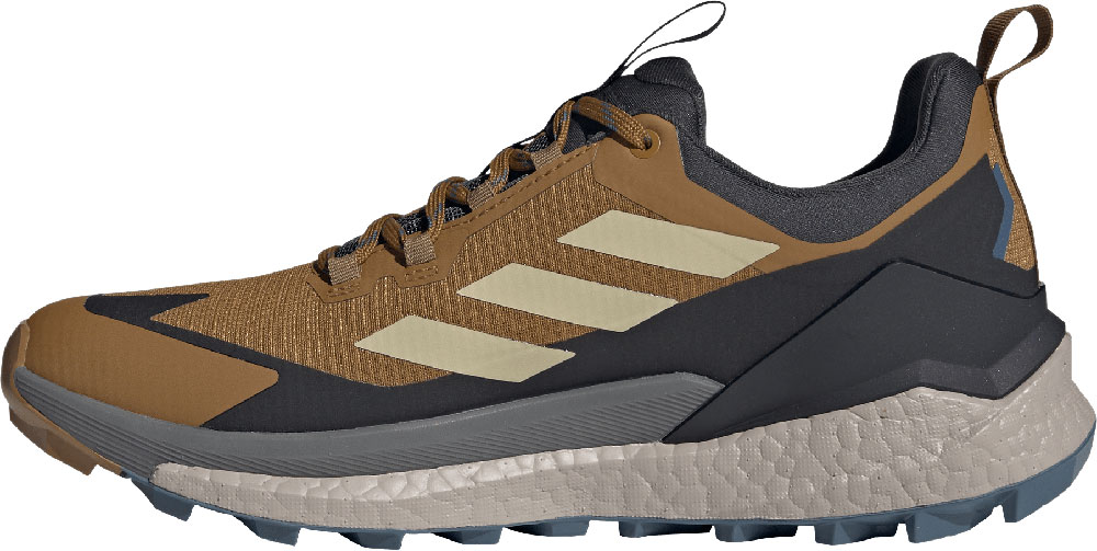 JP5611_5_FOOTWEAR_Photography_Side-Medial-Center-View_white.jpg