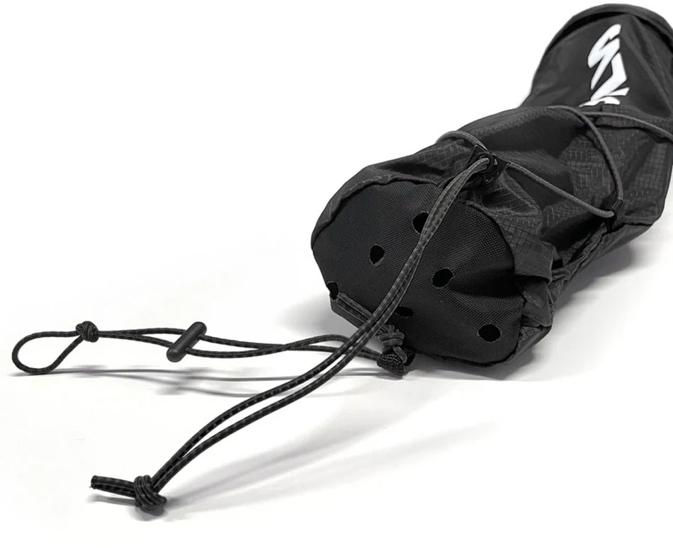 Strive_quiver_38421_detail_5_-_black_straps.jpg