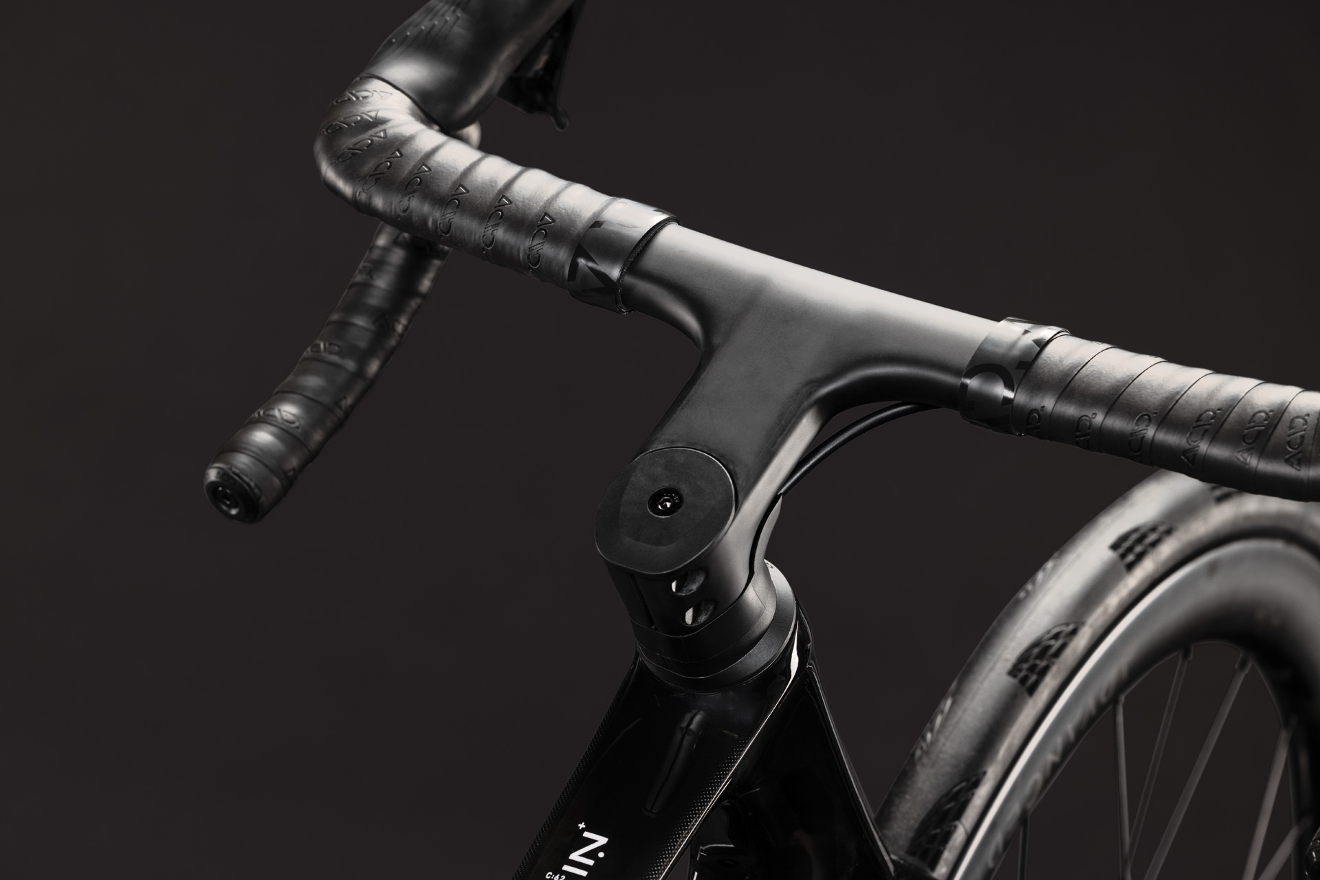 Attain C:62 SLT carbon´n´blue