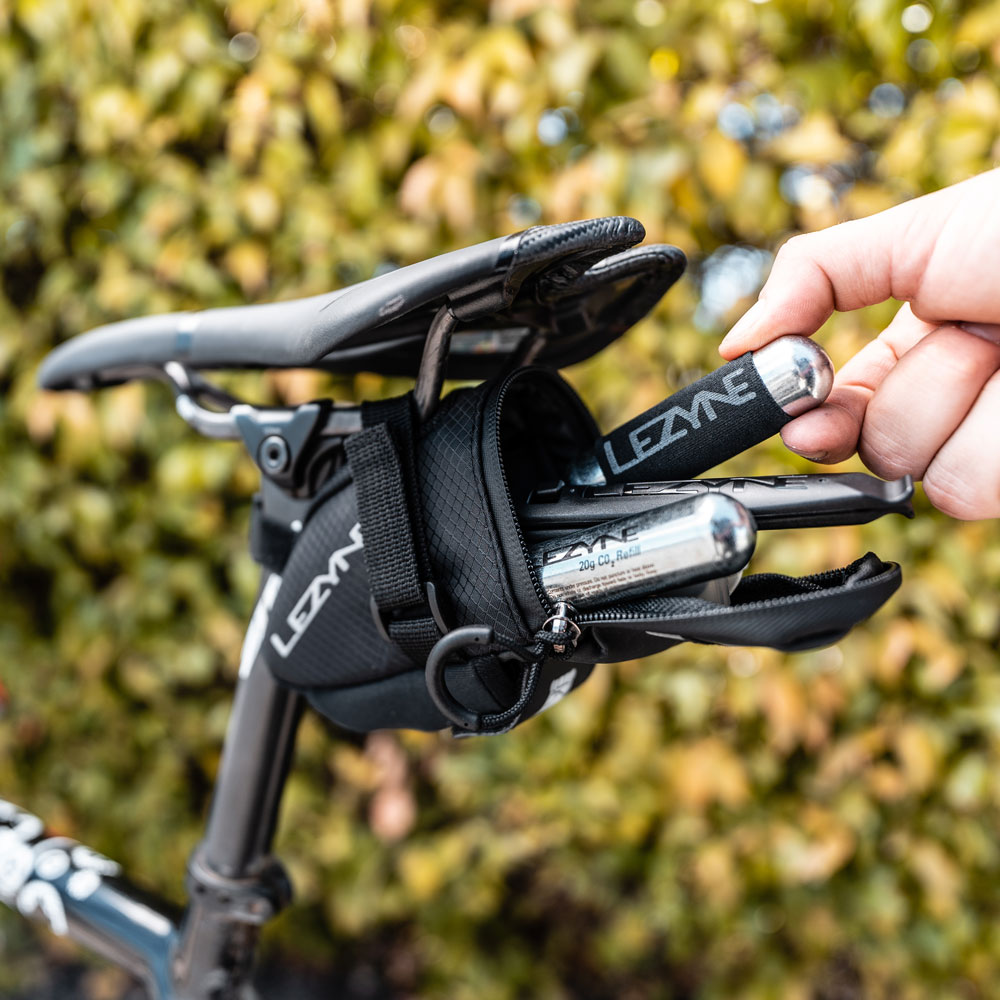 Lezyne-Caddy-M-1-SB-CADDY-V1M04-(4).jpg