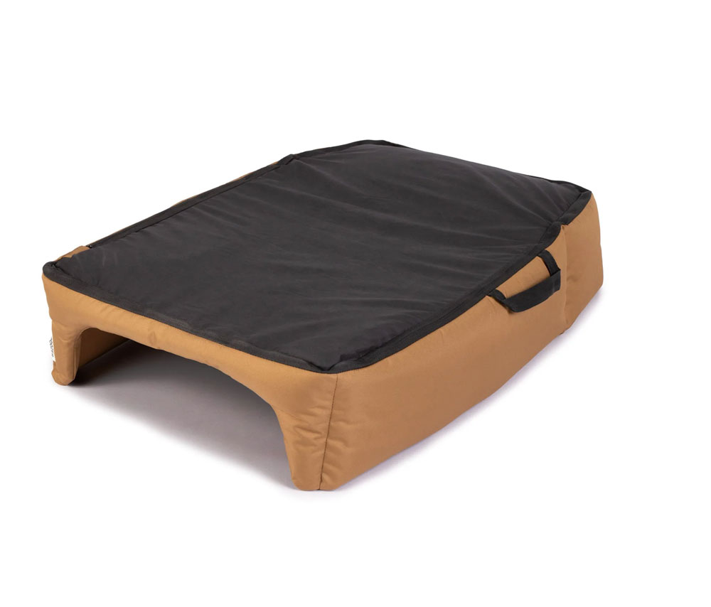 Hundebett-SundownYellow-3-4tel-Unterseite-Tammo.jpg
