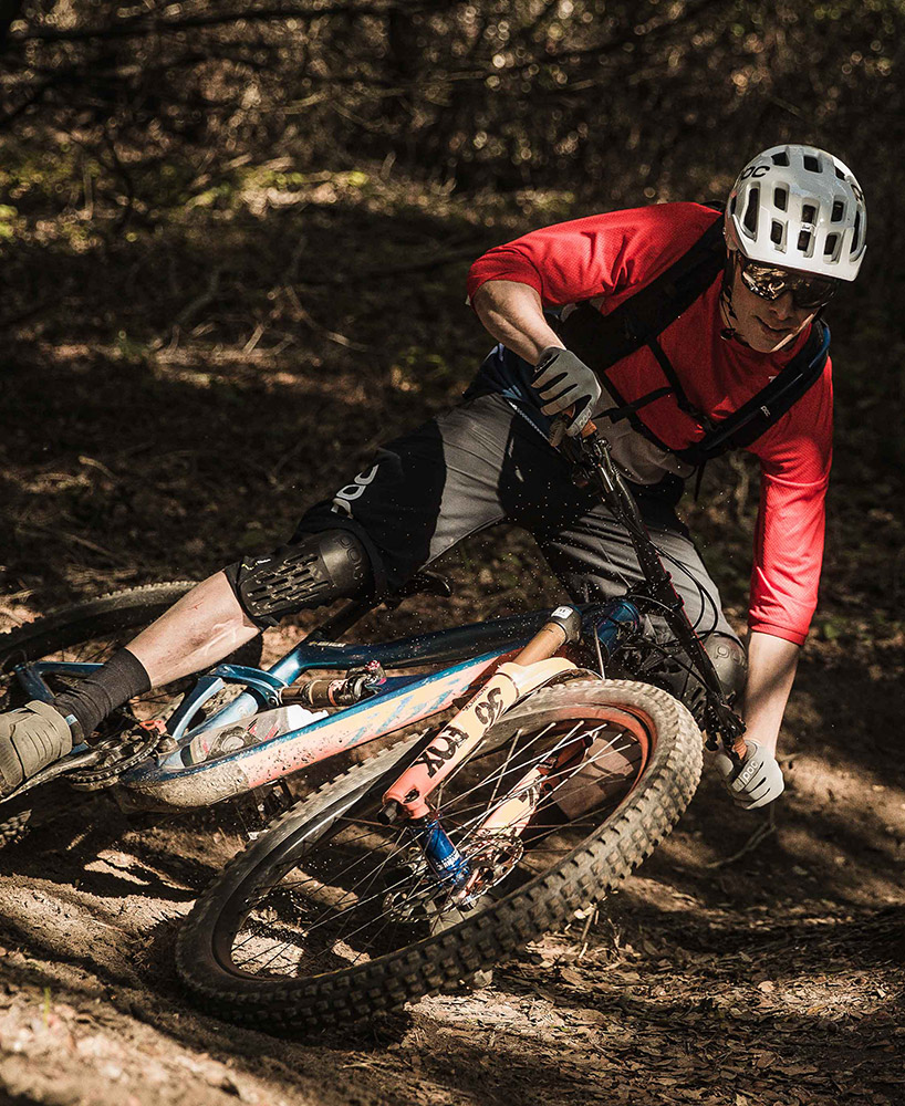 Essential_Enduro_Shorts_Uranium_Black_6.jpg