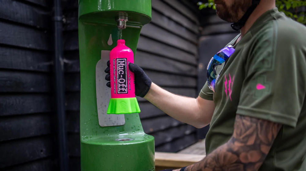 Muc-off-MUC-CLE-2609-20108258-Bottle-For-Life-Bundle-+-4-er-Pack-Punk-Powder-4.jpg