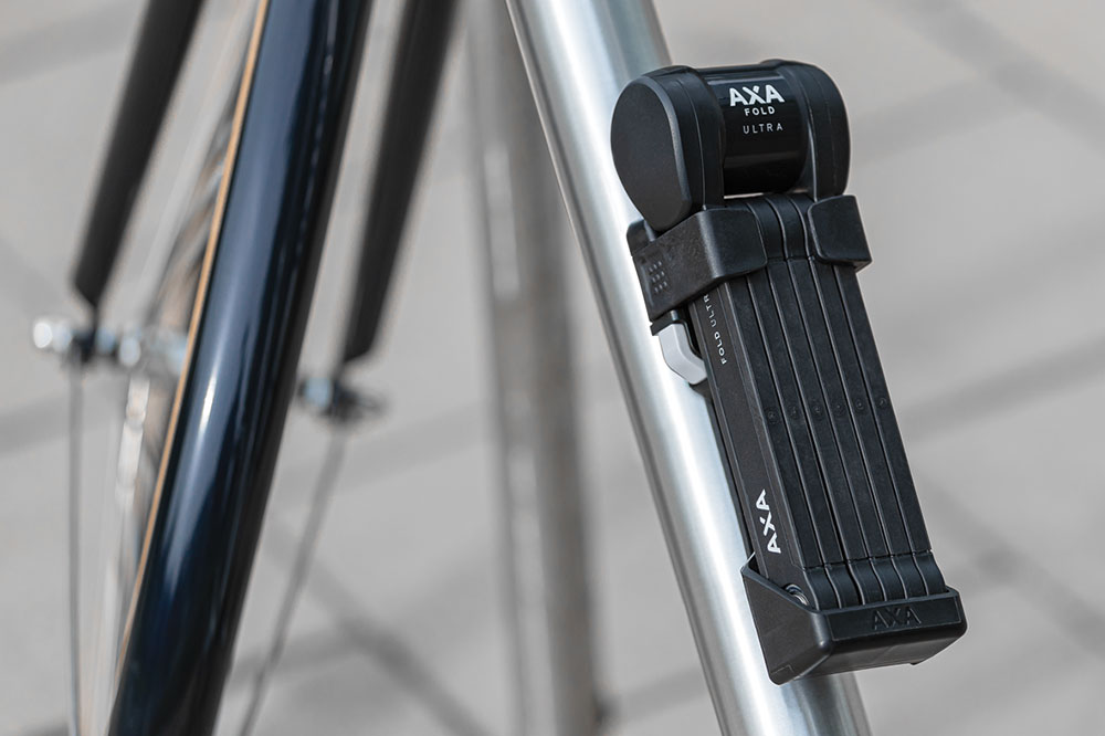 AXA-FOLD-ULTRA-MOUNTED_96dpi_1181x787px_X_NR-11628.jpg