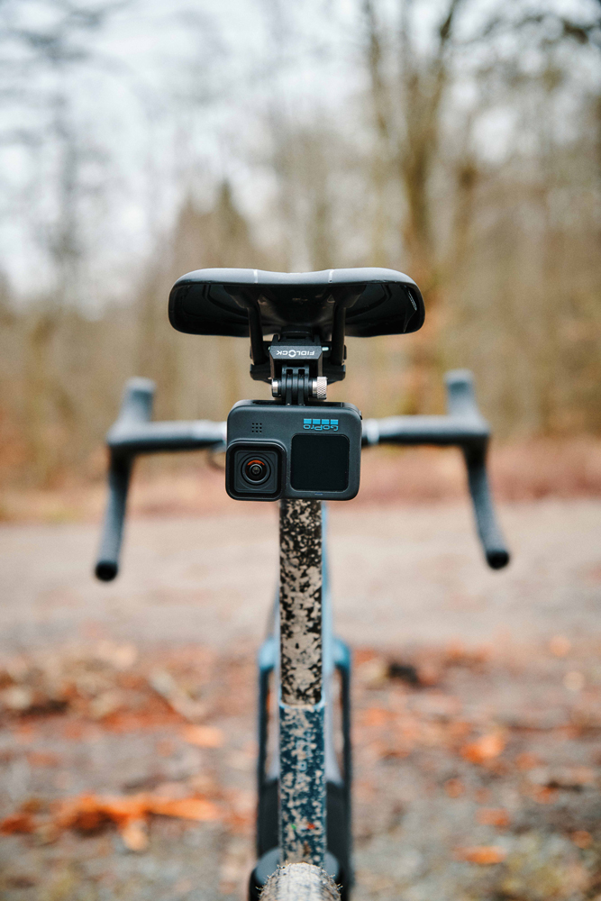 SB-20001-R00002(BLK)_PINCLIP-saddle-bag-M-+-saddle-base_action-cam-mount_3.jpg