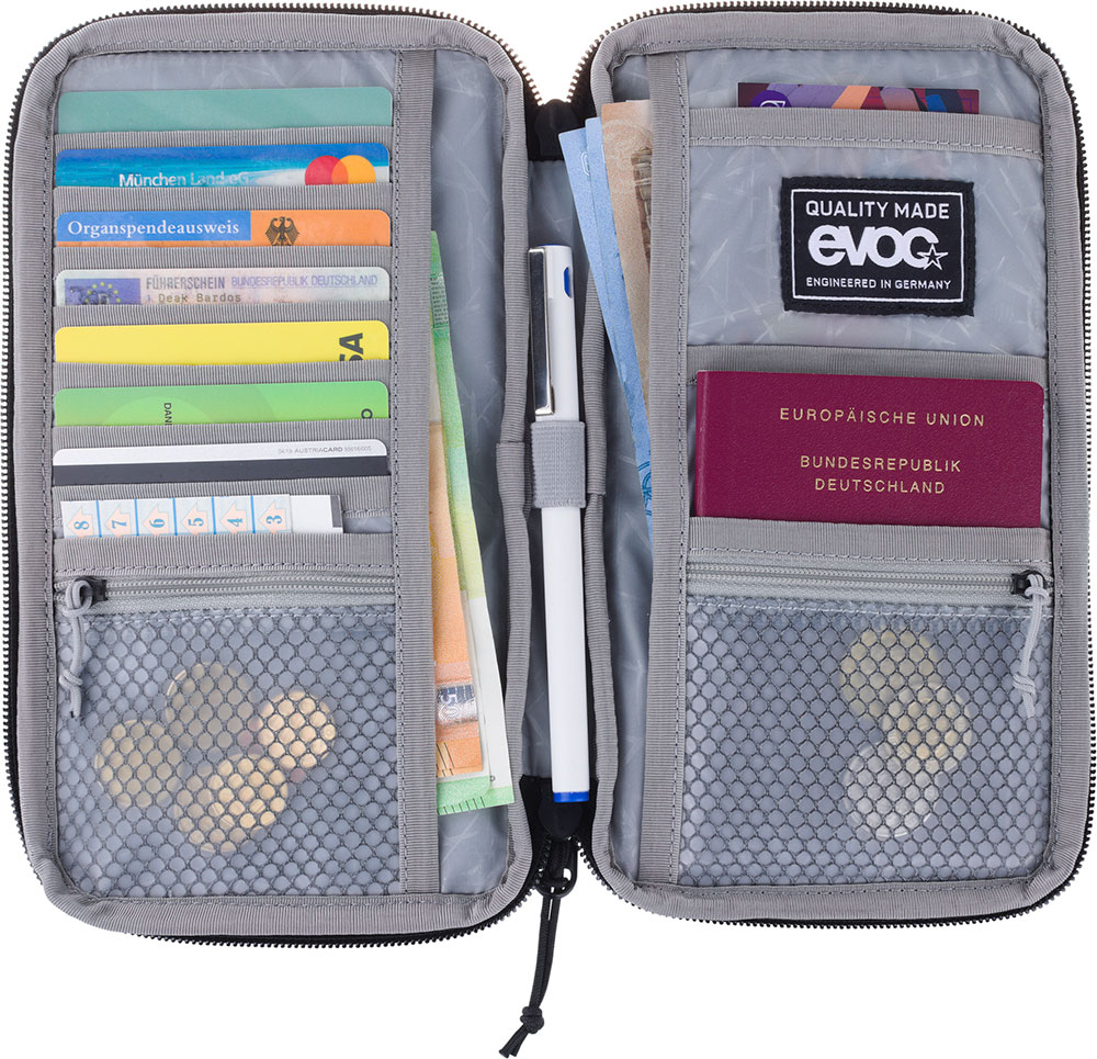 401002123-TRAVEL-CASE-dt03.jpg
