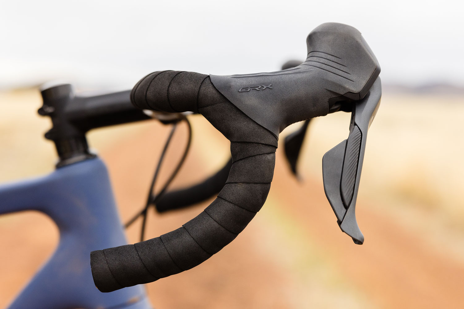 Shimano-GRX-Di2-ST-RX825+BR-RX820-Image_f.jpg