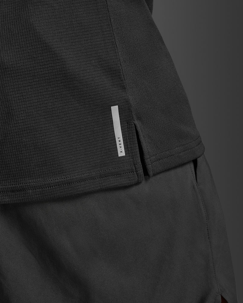 2XU_2X-MR7441A-BLKSRF_Aero_Mesh_Funktionsshirt (7).jpg