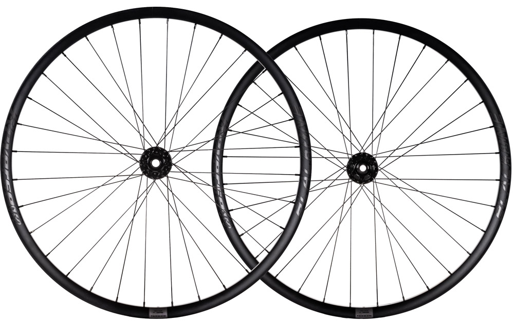 Black-One-Gravity-29-27,5-Mullet-Boost-Tubeless-Laufradsatz.jpg