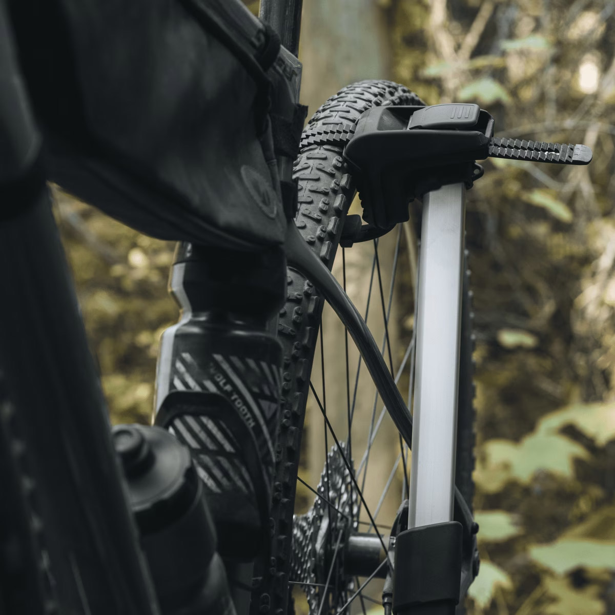 Thule-EPOS-3-Fahrräder---klappbarer-Fahrradträger-979100-8.jpg