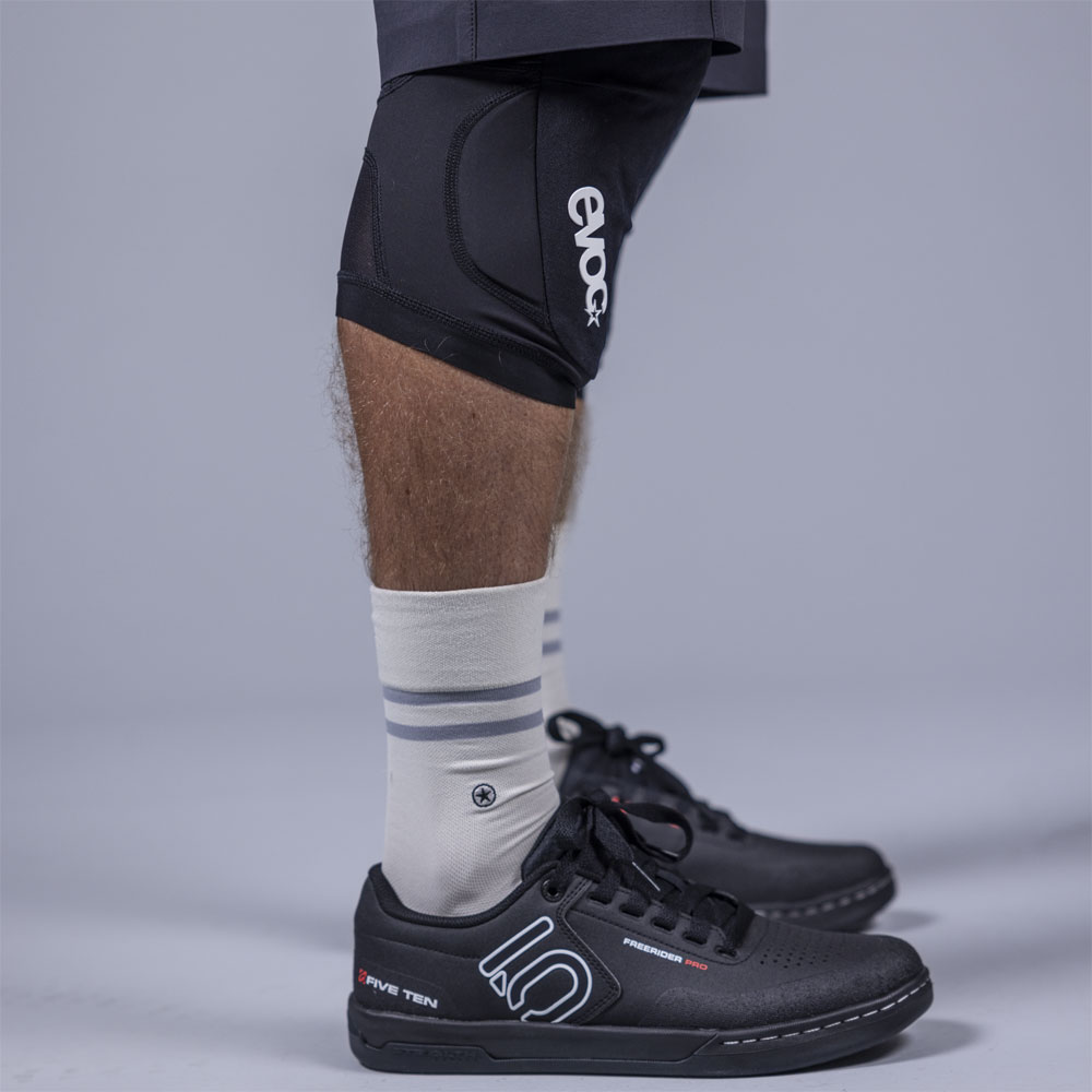 304001100_KNEE_PROTECTOR_LS_FLEX_LITE_dt03_1920x1920.jpg