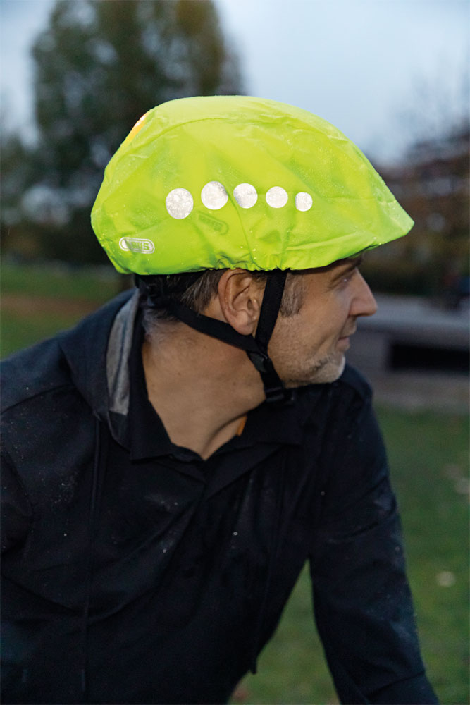 Abus_Raincap-Helmüberzug_52151_ (2).jpg