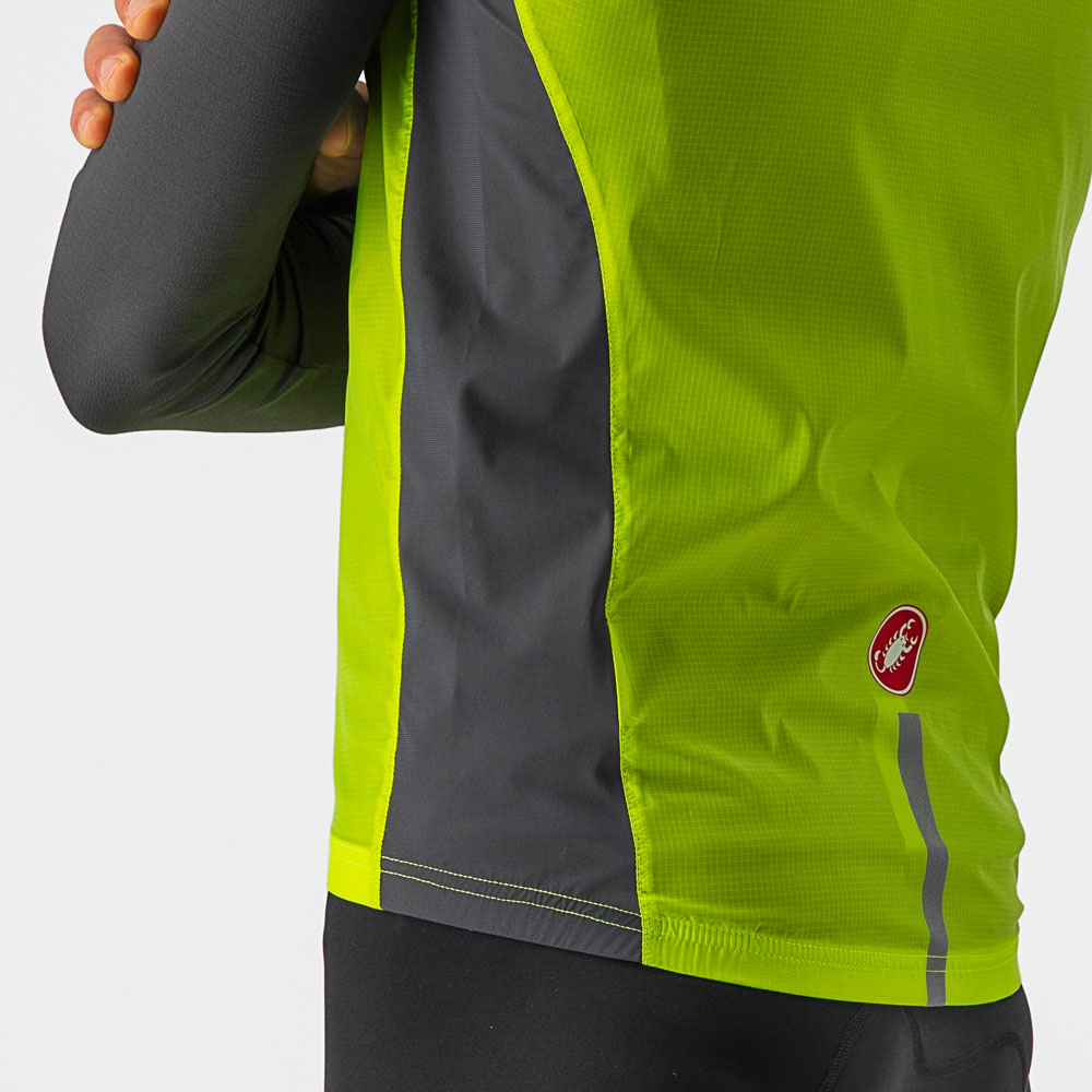 Castelli_Squadra-Stretch-Windweste_4521512-383_ (3).jpg