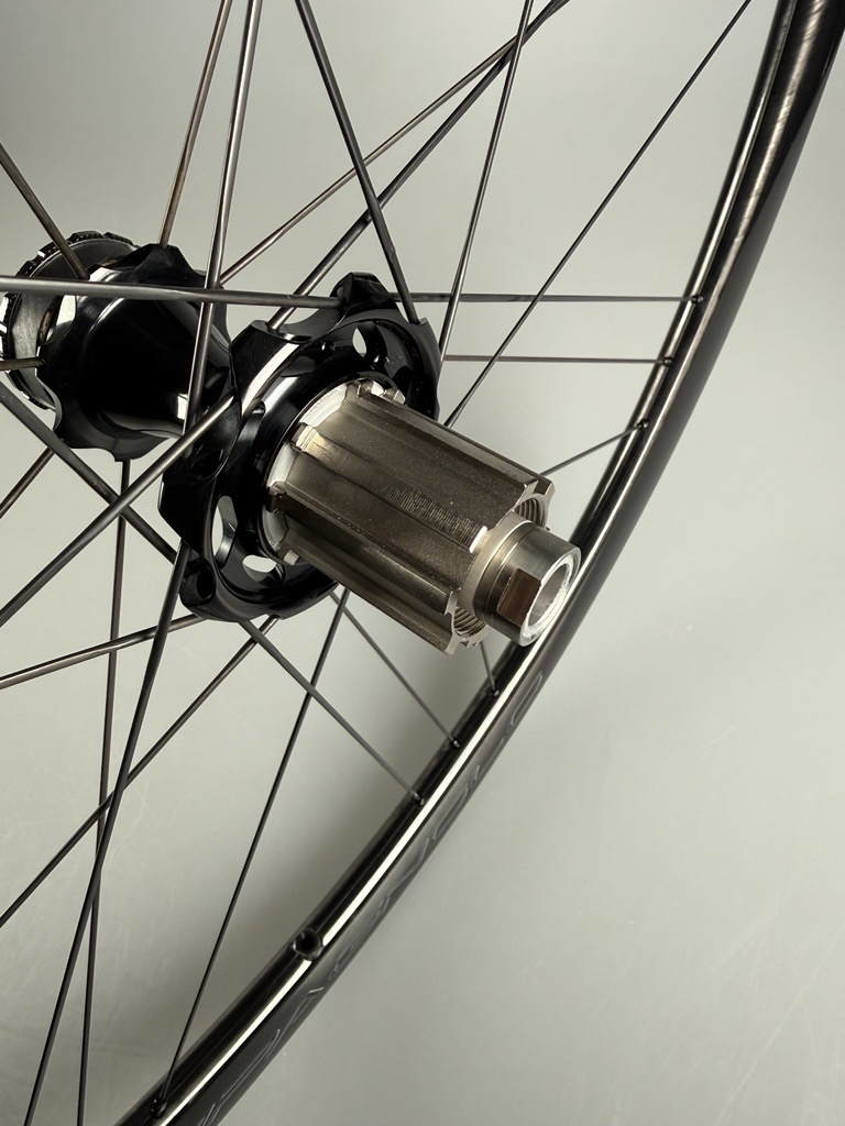 Roues vélo route carbone Campagnolo Bora WTO C23 35mm