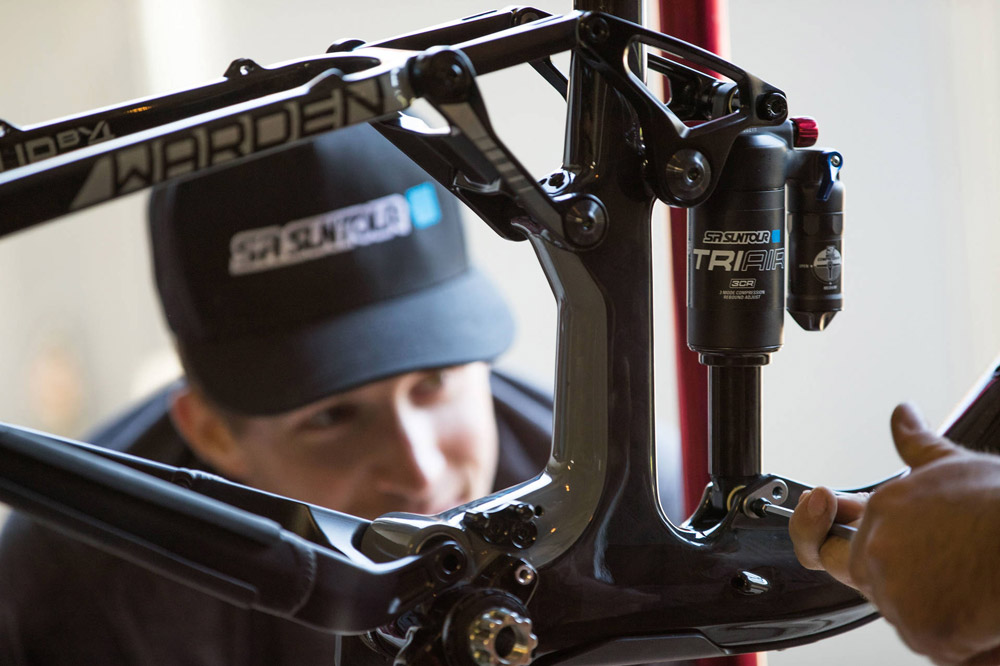 Suntour-RS18-TRIAIR-3CR-Dämpfer-RS18-TRIAIR-3CR-200-X-57MM-4.jpg
