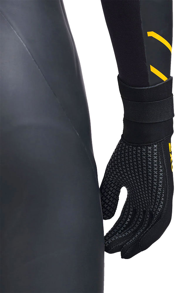 2XU_Propel-Neoprene-Handschuhe_2X-UW7022H-BLKABN_ (4).jpg
