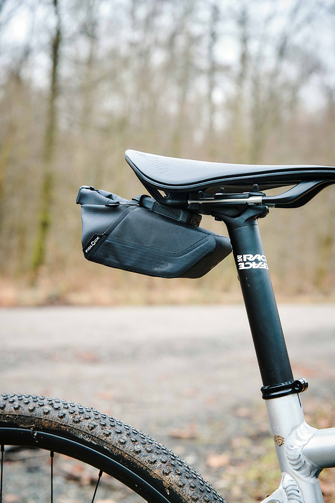 fidlock SB-10000-R00002(BLK) 20156377 PINCLIP Saddle Bag S Single  (10).jpg