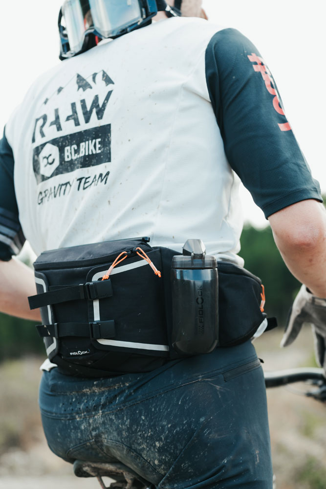 fidlock HB-20001-00001(BLK) 20136158 Hip Belt Double + bottle 450 - Hüfttasche  (25).jpg