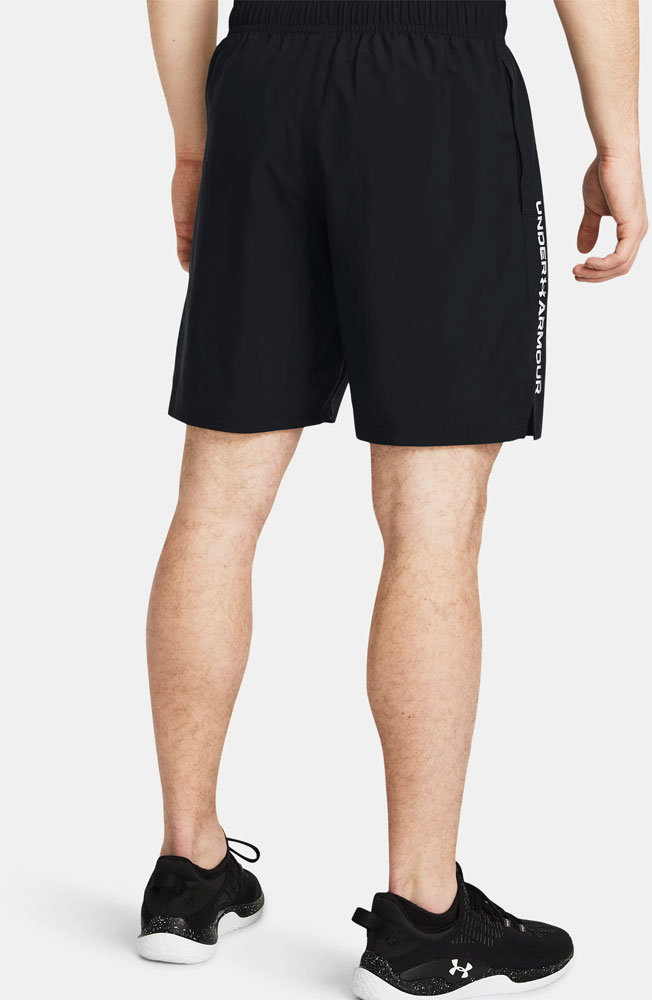 UnderArmour_1383356-001_WovenWoodmark_Trainingsshorts_ (4).jpg