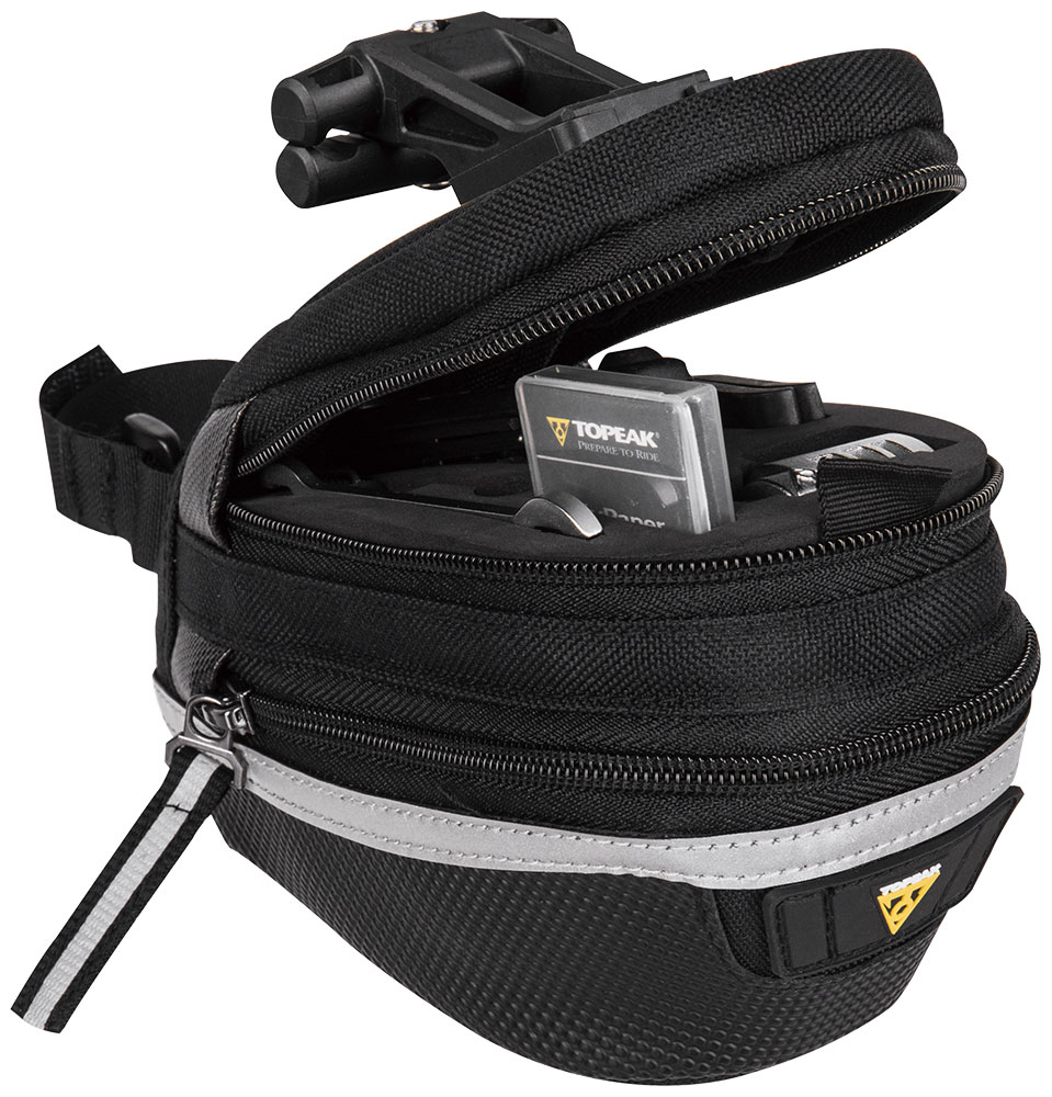 Topeak-Survival-Tool-Wedge-Pack-II-TC2276B2-(1).jpg