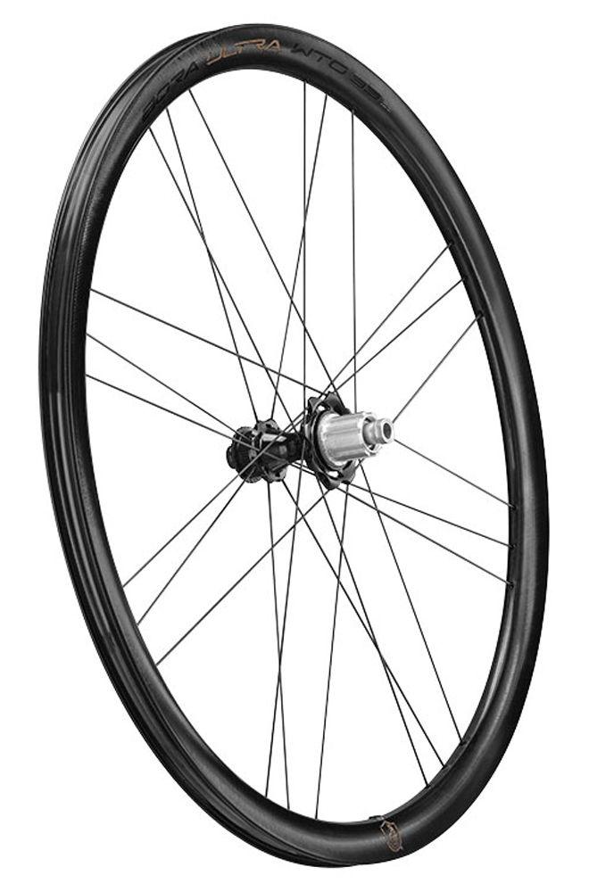 Juego de ruedas BORA ULTRA WTO 33 DB 2WF DCS