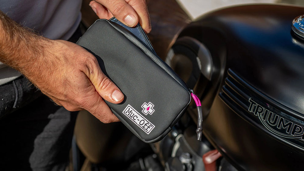 Muc-Off-Rainproof-Essentials-Case-(5).jpg