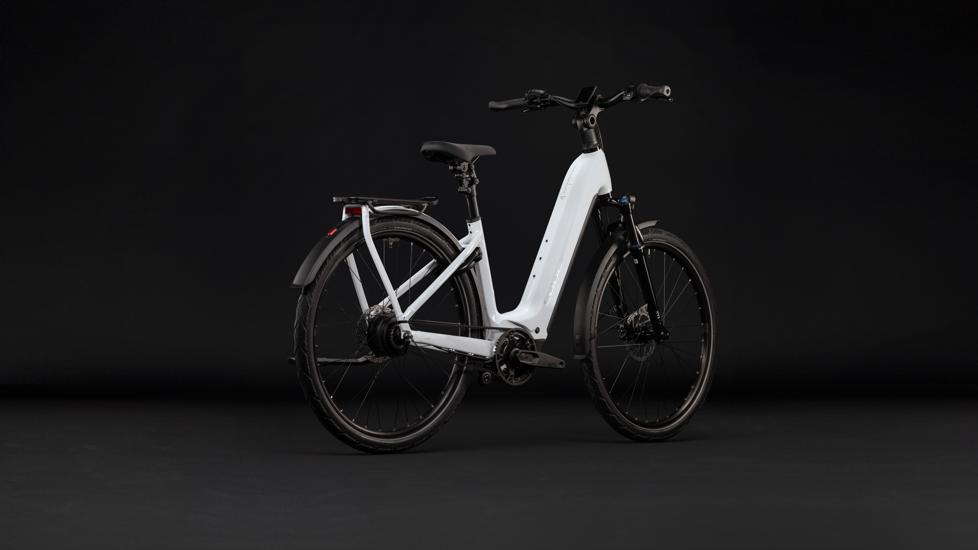 Kathmandu Hybrid Deluxe Pro 800 metallicwhite´n´chrome Easy Entry