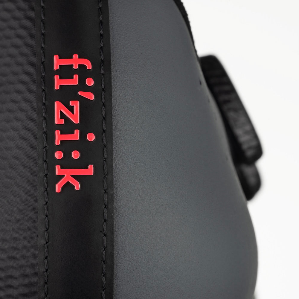 vento-infinito-carbon-2-grey-fizik-6-double-boa-li2-system.jpg