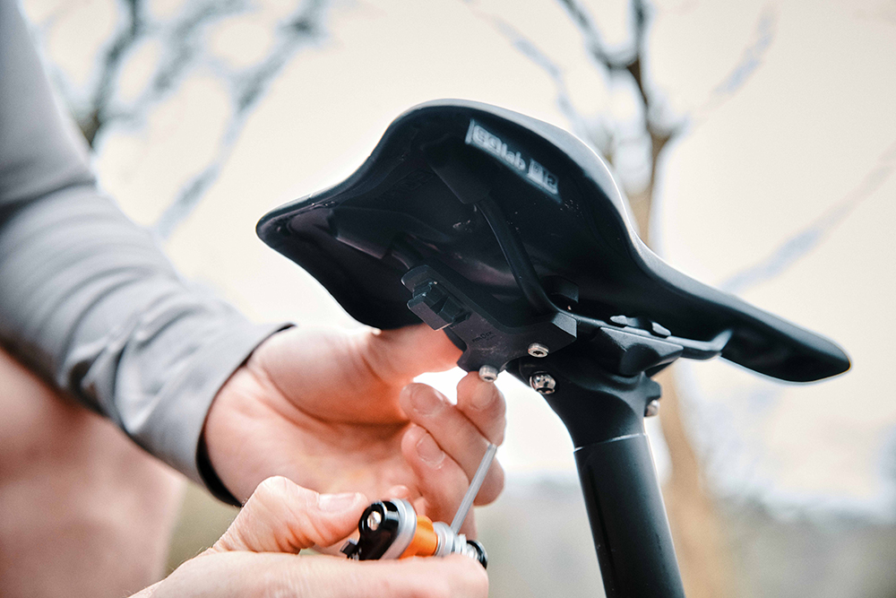 Fidlock A-03100-000001(BLK) 20153423 PINCLIP Male Saddle Base - Sattelhalterung  (15).jpg