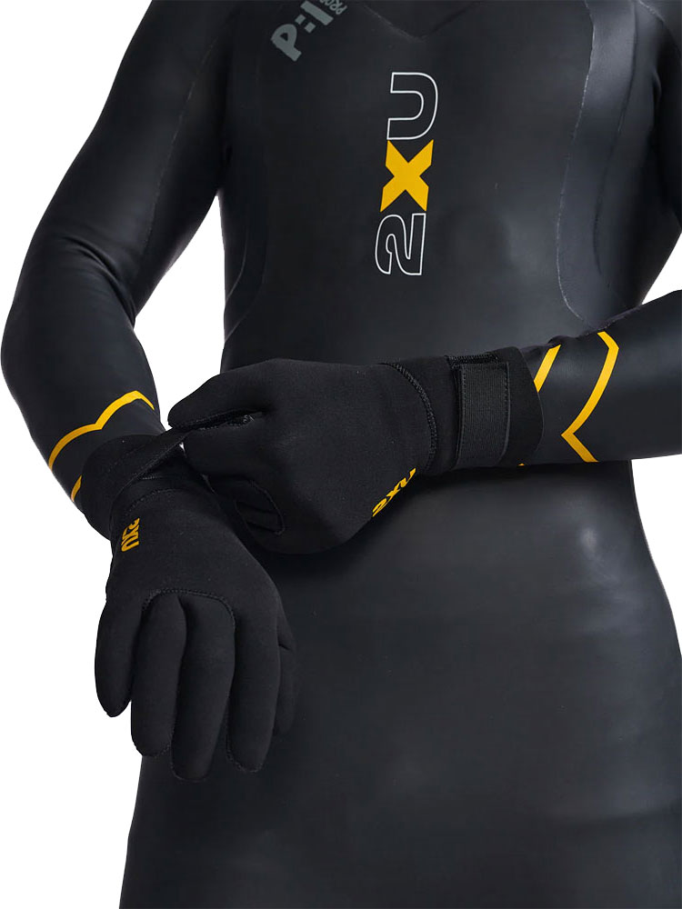 2XU_Propel-Neoprene-Handschuhe_2X-UW7022H-BLKABN_ (1).jpg