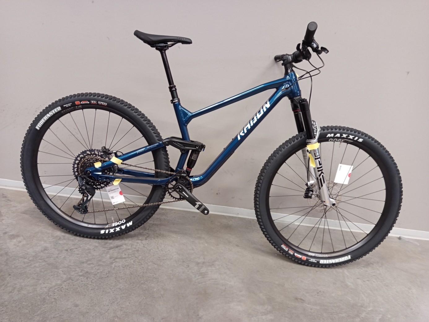 SKEEN TRAIL AL 8.0 (producto nuevo con defecto de pintura)