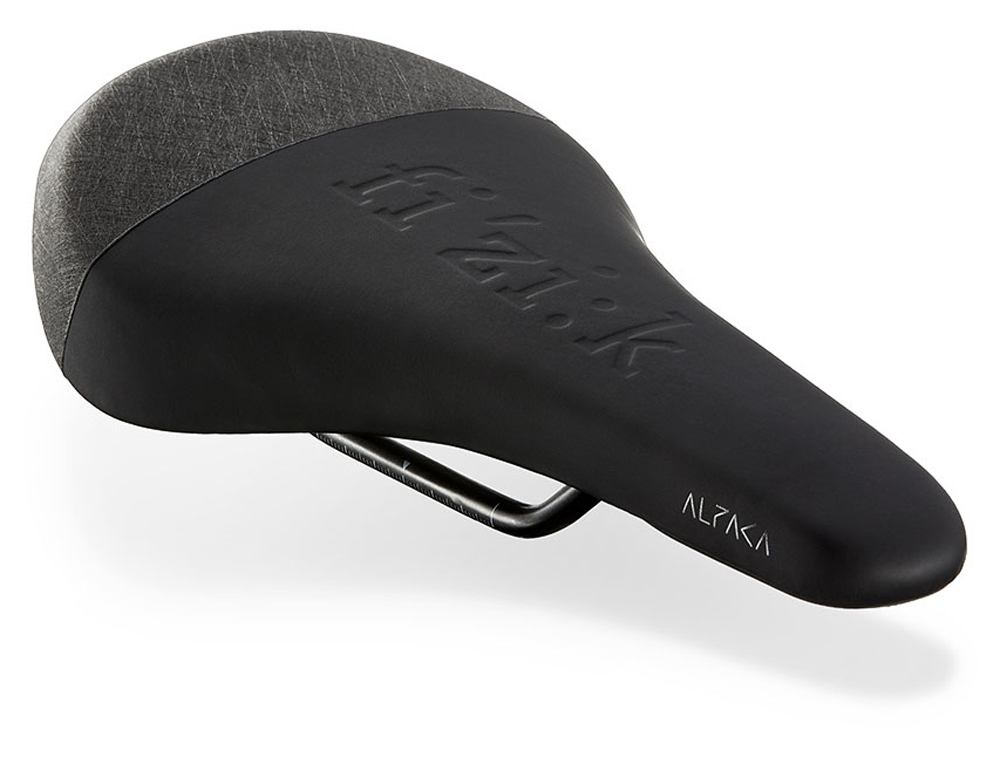 gravita-alpaca-saddle-with-carrier-tools-kit-4-fizik-integrated-multitools-system_1.jpg