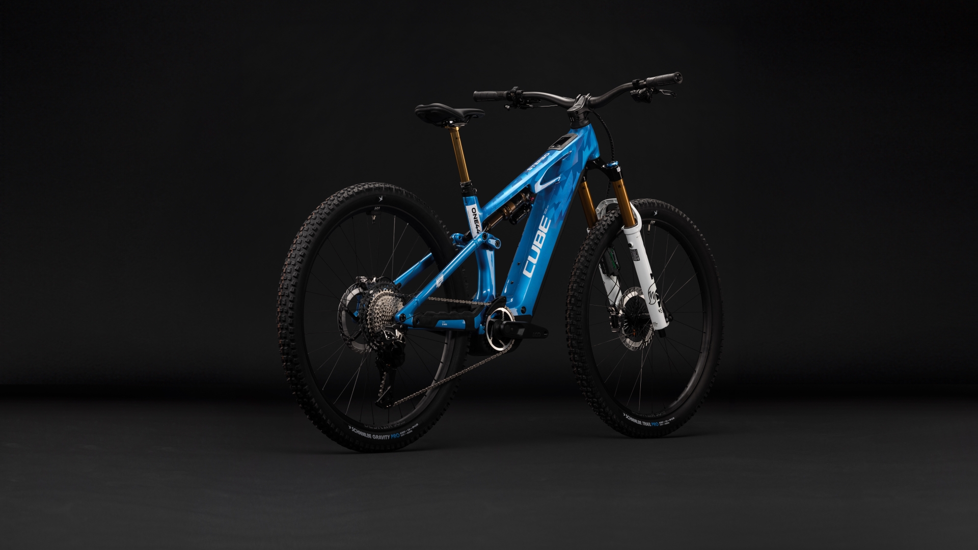 Stereo Hybrid ONE44 HPC AT 800 actionteam