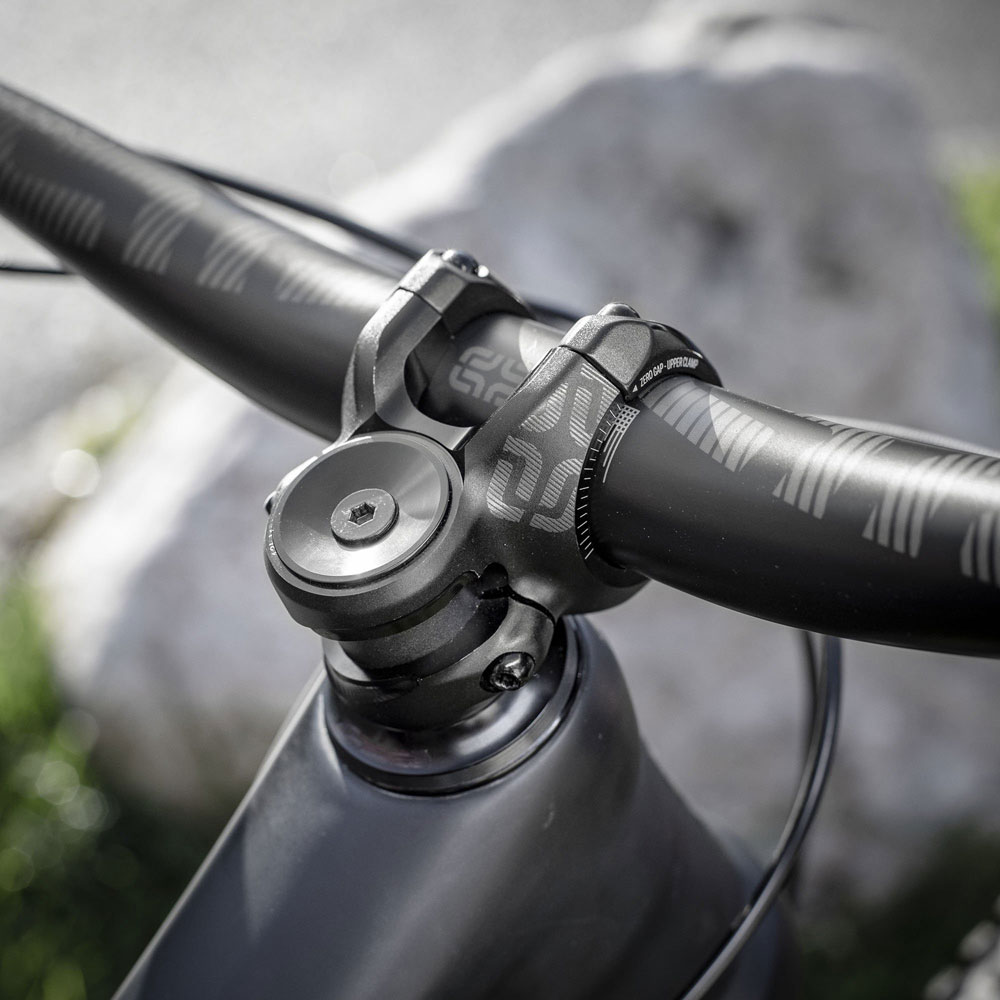 Guidon Carbone Race Face Next-R 35mm, 820mm - Riser Bar Pour VTT - Noir/Rouge
