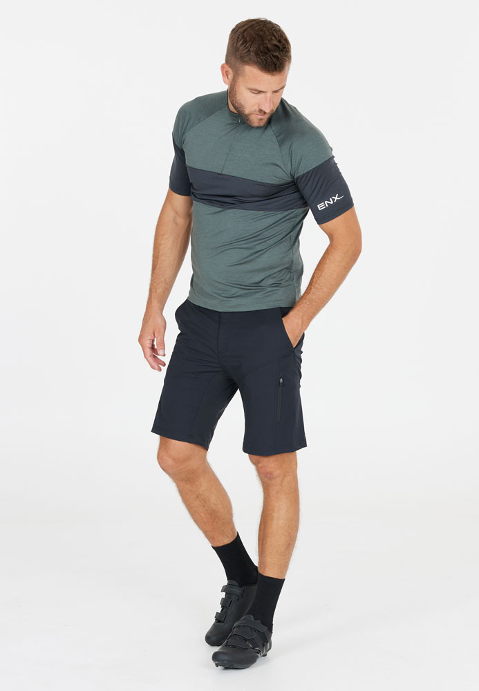 Endurance_Benal-2-in-1-MTB-Shorts-mit-Polster_E241395-1001_ (9).jpg