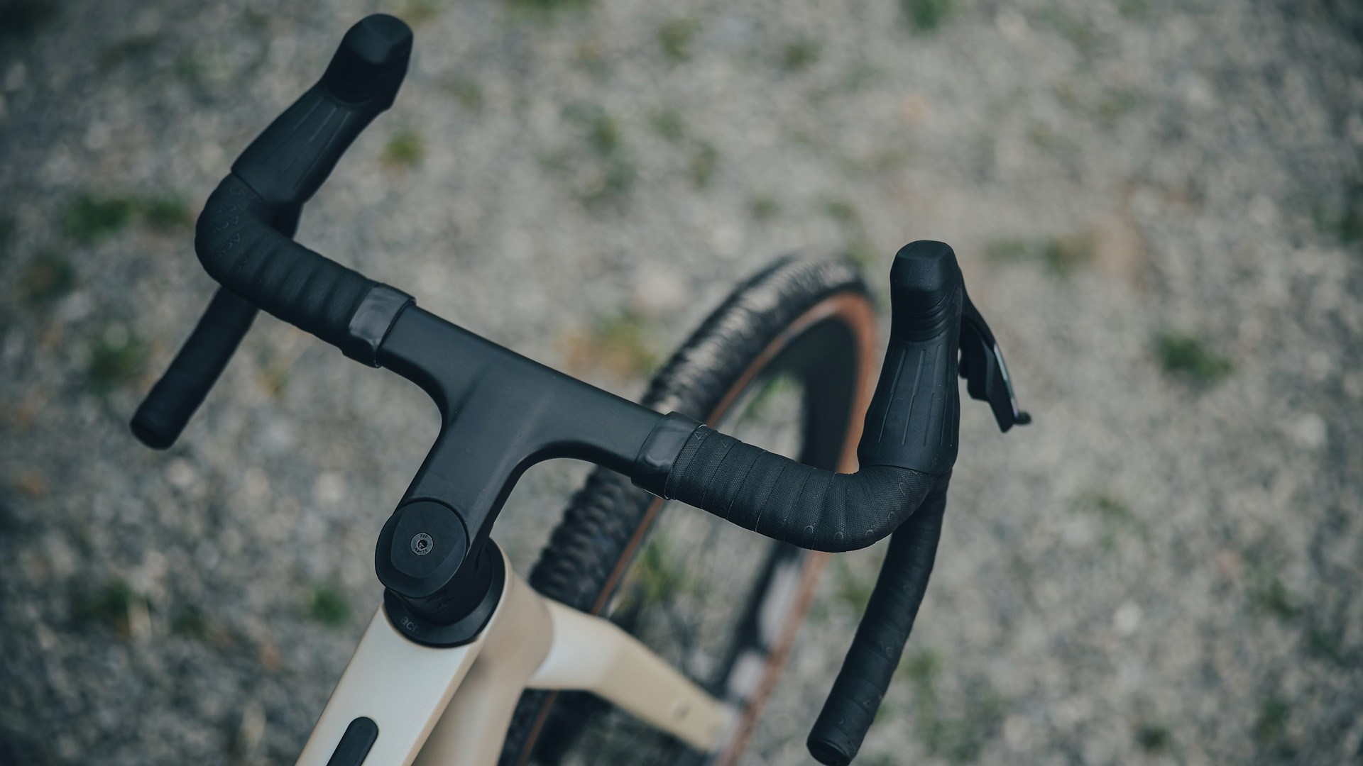 Nuroad C:62 SLX glintsand´n´black