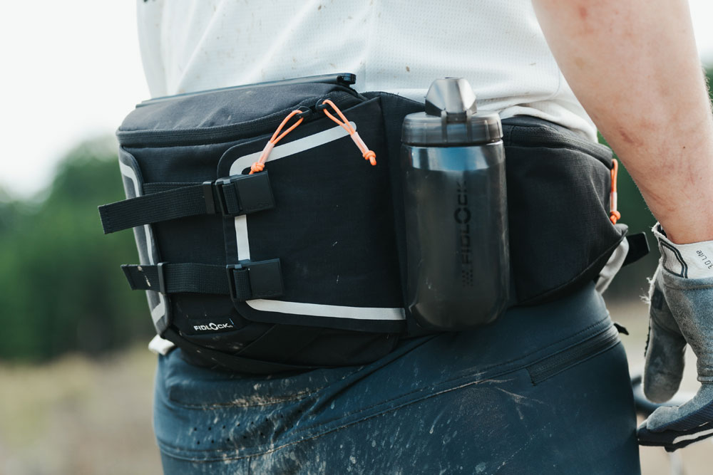 fidlock HB-20001-00001(BLK) 20136158 Hip Belt Double + bottle 450 - Hüfttasche  (26).jpg