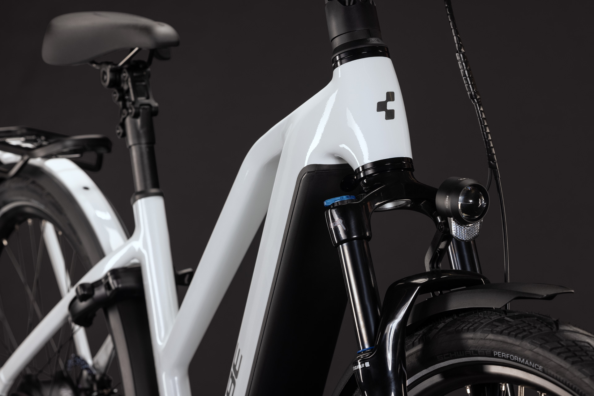 Kathmandu Hybrid Deluxe Pro 800 metallicwhite´n´chrome Trapeze