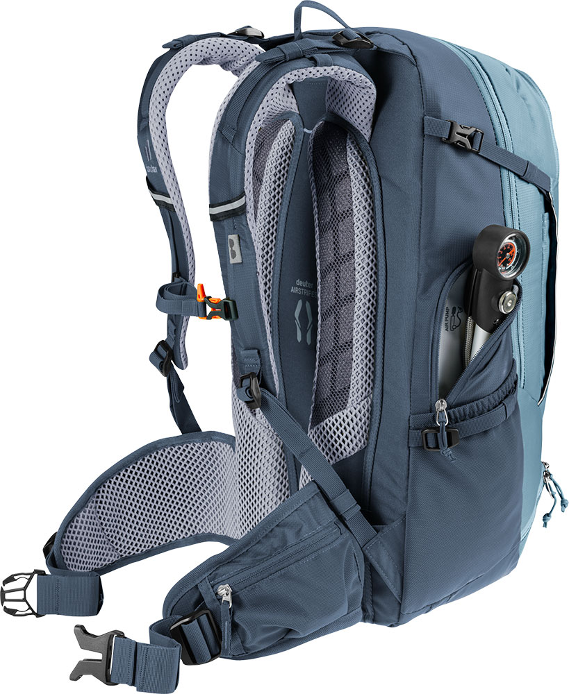 deuter-3200324-1374-Trans-Alpine-30_atlantic_ink-(10).jpg