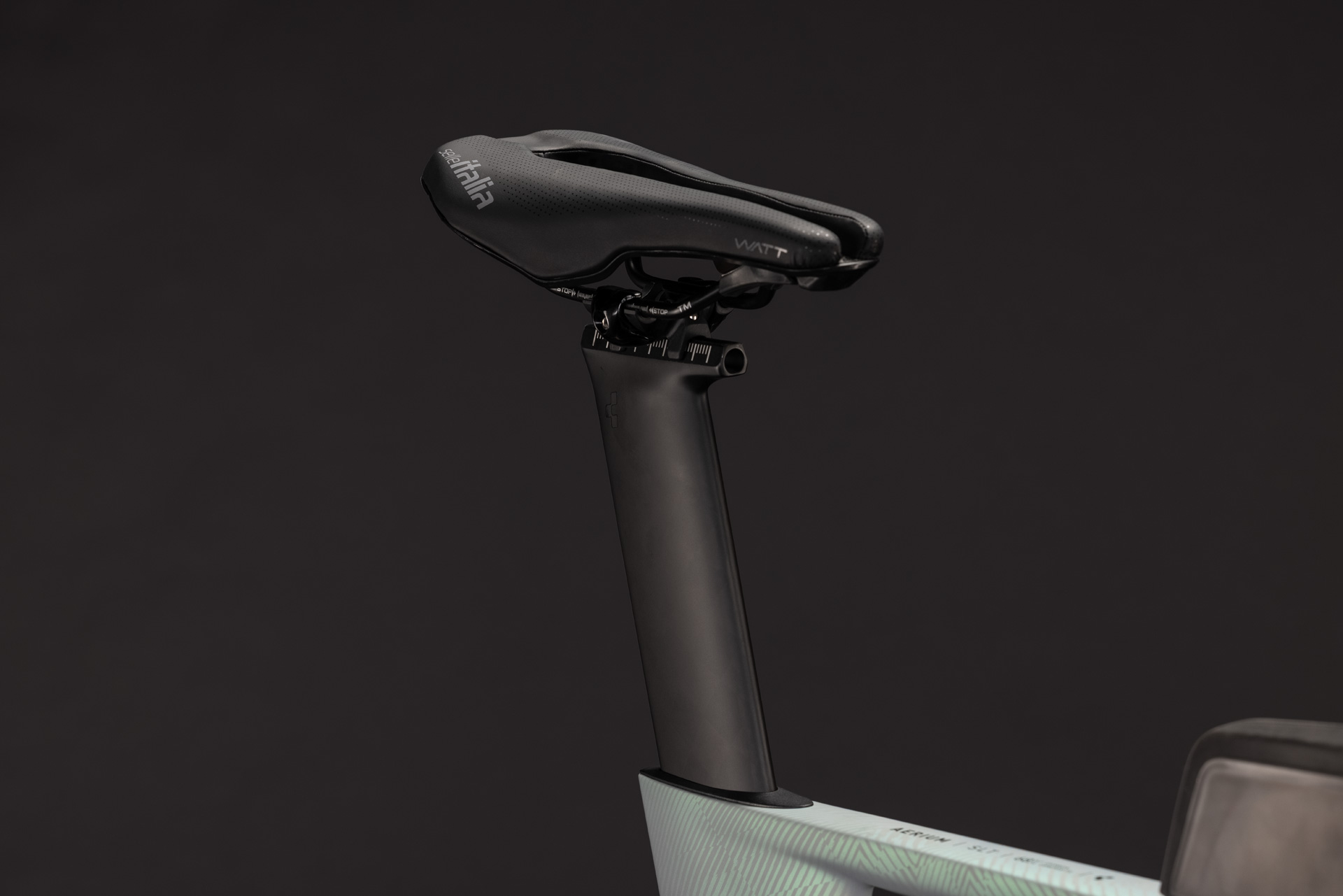 Aerium C:68X SLT Aero genesisgrid´n´black